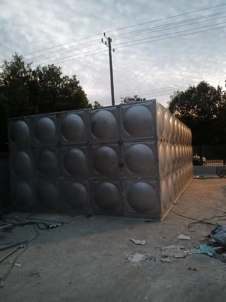 鄞州區(qū)啟航農(nóng)產(chǎn)品集中交易點(diǎn)項(xiàng)目采購新寶聚不銹鋼水箱箱泵一體化泵房及消防泵產(chǎn)品