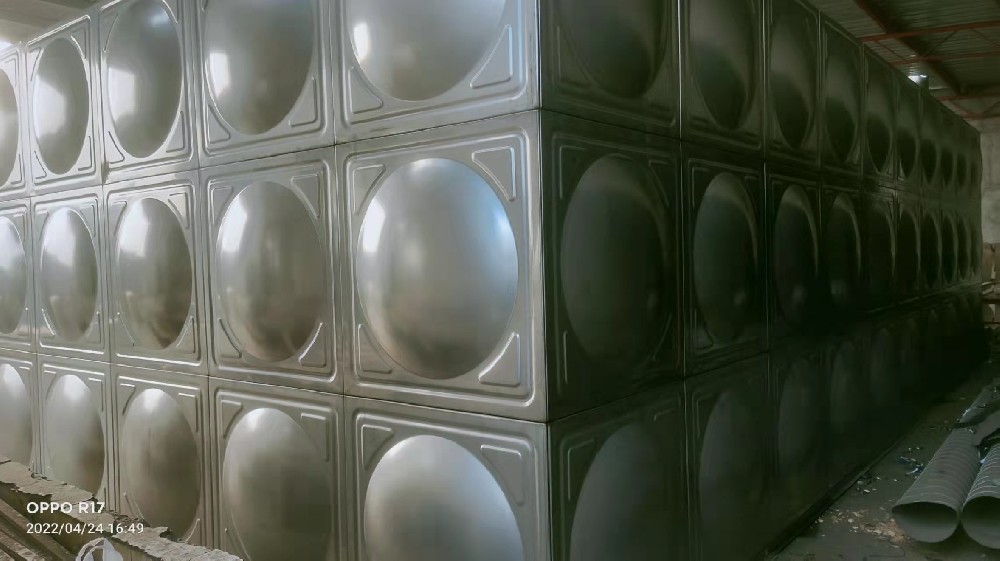 鎮(zhèn)海區(qū)木材交易市場(chǎng)消防改造項(xiàng)目由寧波新寶聚供水設(shè)備有限公司供應(yīng)安裝不銹鋼水箱