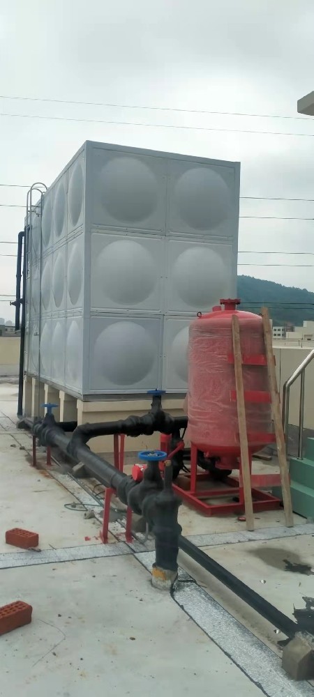 寧海梅林家禽飼料經(jīng)營廠房項目采購寧波新寶聚不銹鋼水箱水泵設(shè)備