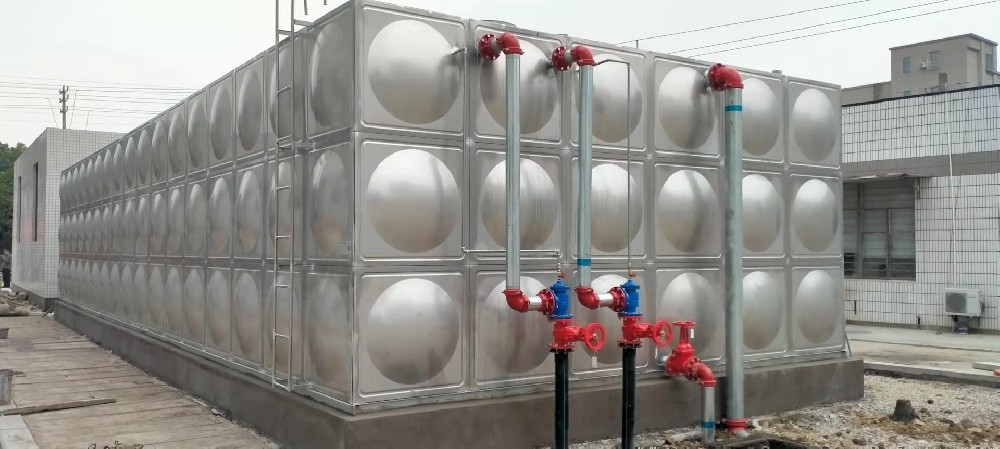 陽明街道舜宇老廠區(qū)消防改造項目由寧波新寶聚供水設備有限公司采購不銹鋼水箱消防水泵供貨完畢