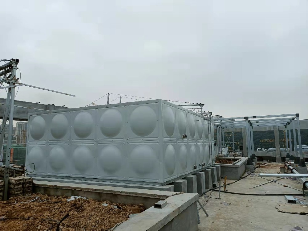 寧波新寶聚供水設(shè)備有限公司中標(biāo)塘溪幼兒園項(xiàng)目安裝新寶聚不銹鋼水箱及空氣源熱水系統(tǒng)