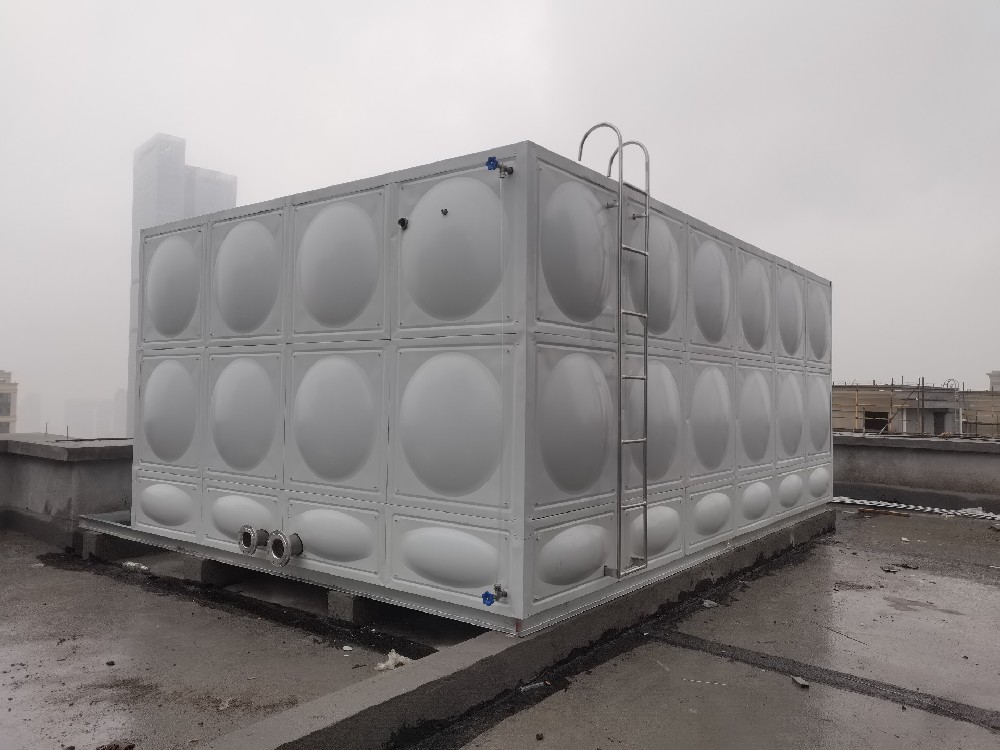 江北中心學校項目消防不銹鋼水箱由寧波新寶聚供水設備有限公司安裝完成