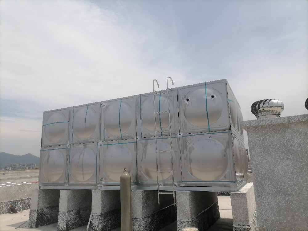 北侖智能裝備產(chǎn)業(yè)園采購寧波新寶聚不銹鋼水箱廠家消防泵穩(wěn)壓設(shè)備系統(tǒng)寧波不銹鋼水箱廠家