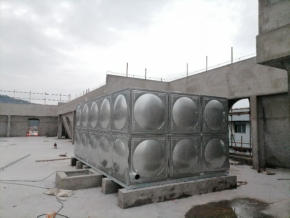 今日不銹鋼板材最新價(jià)格下跌寧波不銹鋼水箱廠家專業(yè)銷售寶聚不銹鋼水箱