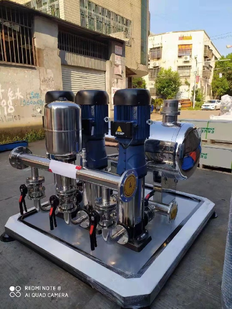 新寶聚變頻供水設(shè)備服務(wù)于各類商業(yè)廣場生活加壓供水項目