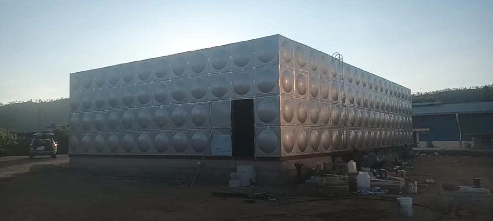 市垃圾焚燒發(fā)電廠項目臨時消防水箱1800立方由寧波新寶聚不銹鋼水箱安裝到位寧波不銹鋼水箱舟山不銹鋼水箱金華不銹鋼水箱嘉興不銹鋼水箱