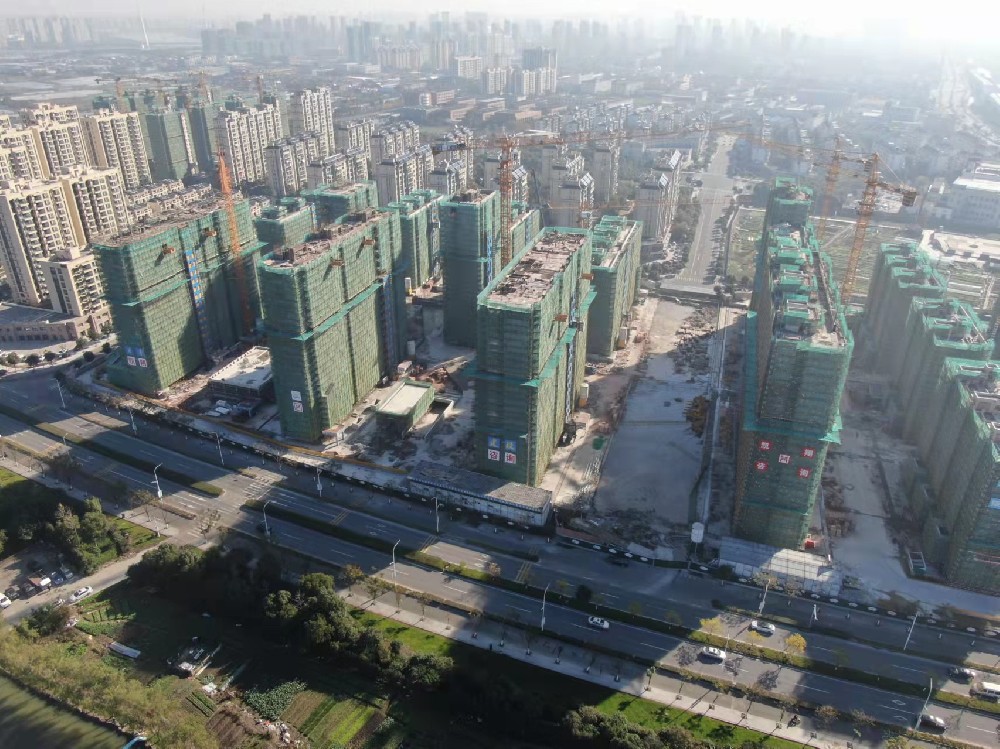 高橋鎮(zhèn)蘆港二期B、C地塊”項目整體順利結(jié)頂。寧波新寶聚供水設(shè)備有限公司寧波不銹鋼水箱廠家新寶聚不銹鋼水箱