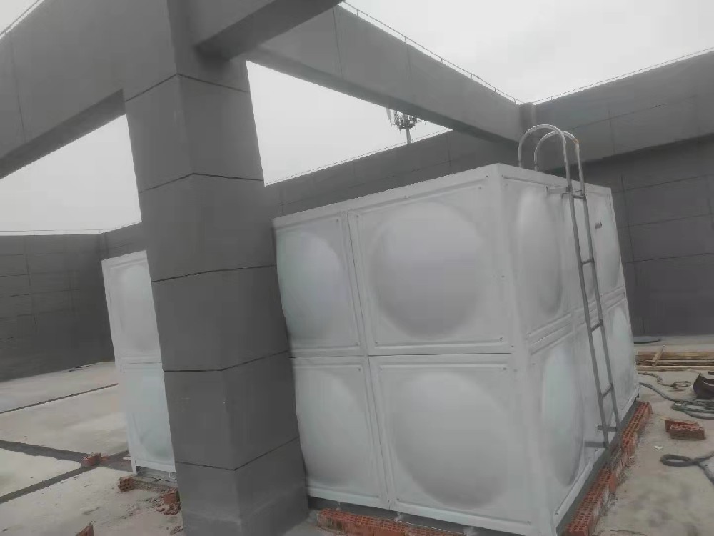 寧波新寶聚供水設(shè)備有限公司寧波不銹鋼水箱廠家新寶聚不銹鋼水箱